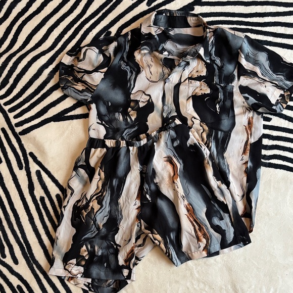 Tops - Abstract Print Women's Top‎ and Shorts Set